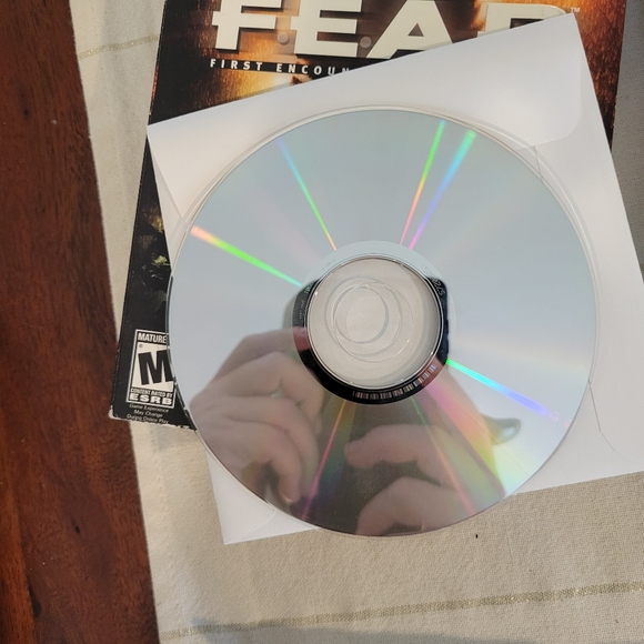 2005 FEAR PC Gamers Editors Choice Edition - Picture 11 of 16